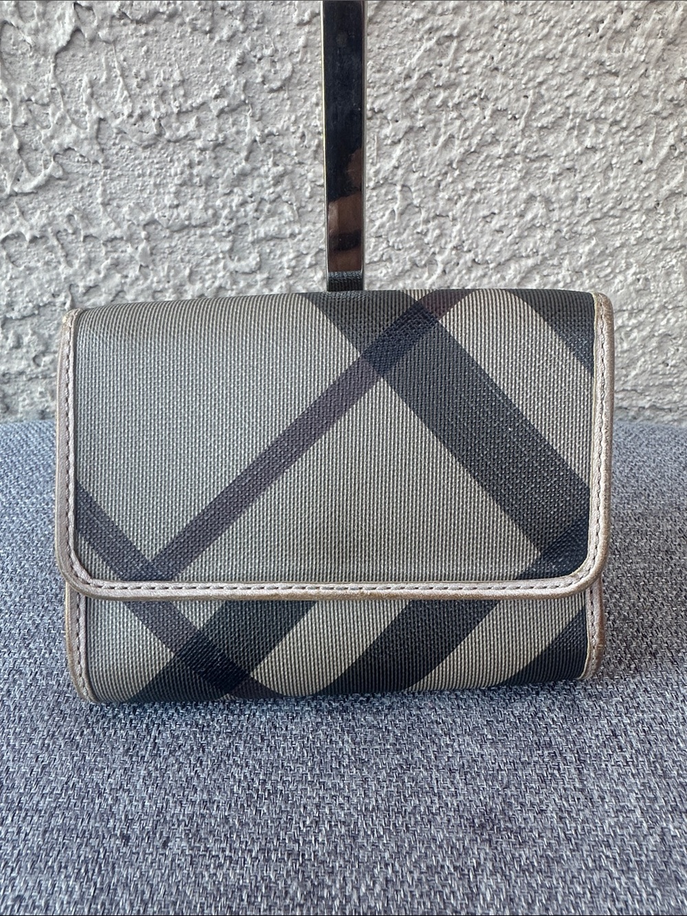 BURBERRY Classic Plaid Compact Wallet - Beige/Brown